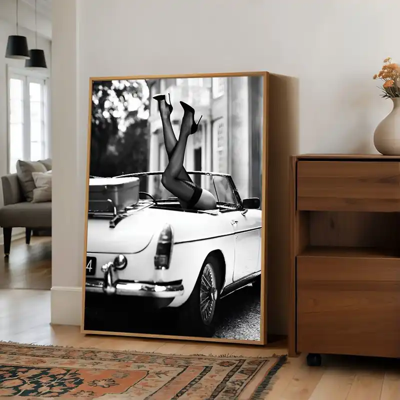Pakollinen (Must-Have) Musta ja Valkoinen Auto Juliste